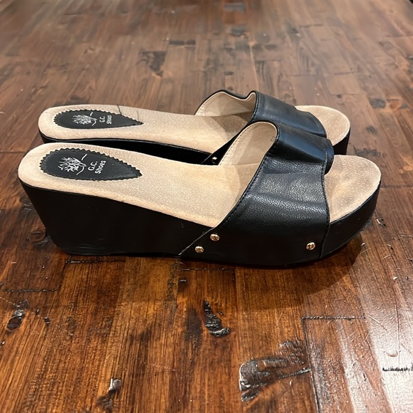 GUC! G.C Sandals. Black. SZ 9 - Picture 3 of 13